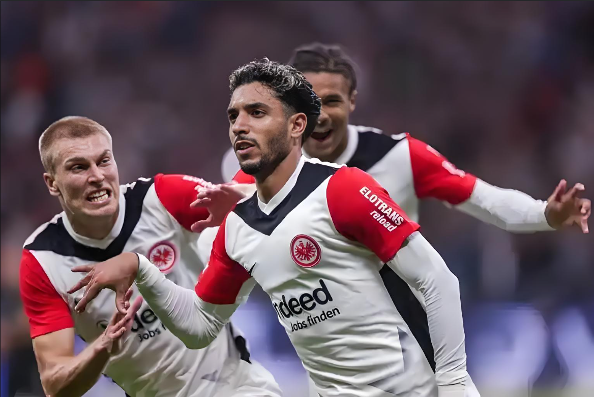 包含阿贾克斯发布备战花絮，赛后绝杀压哨，欧冠任务艰巨，年轻球员得到机会的词条-多宝国际